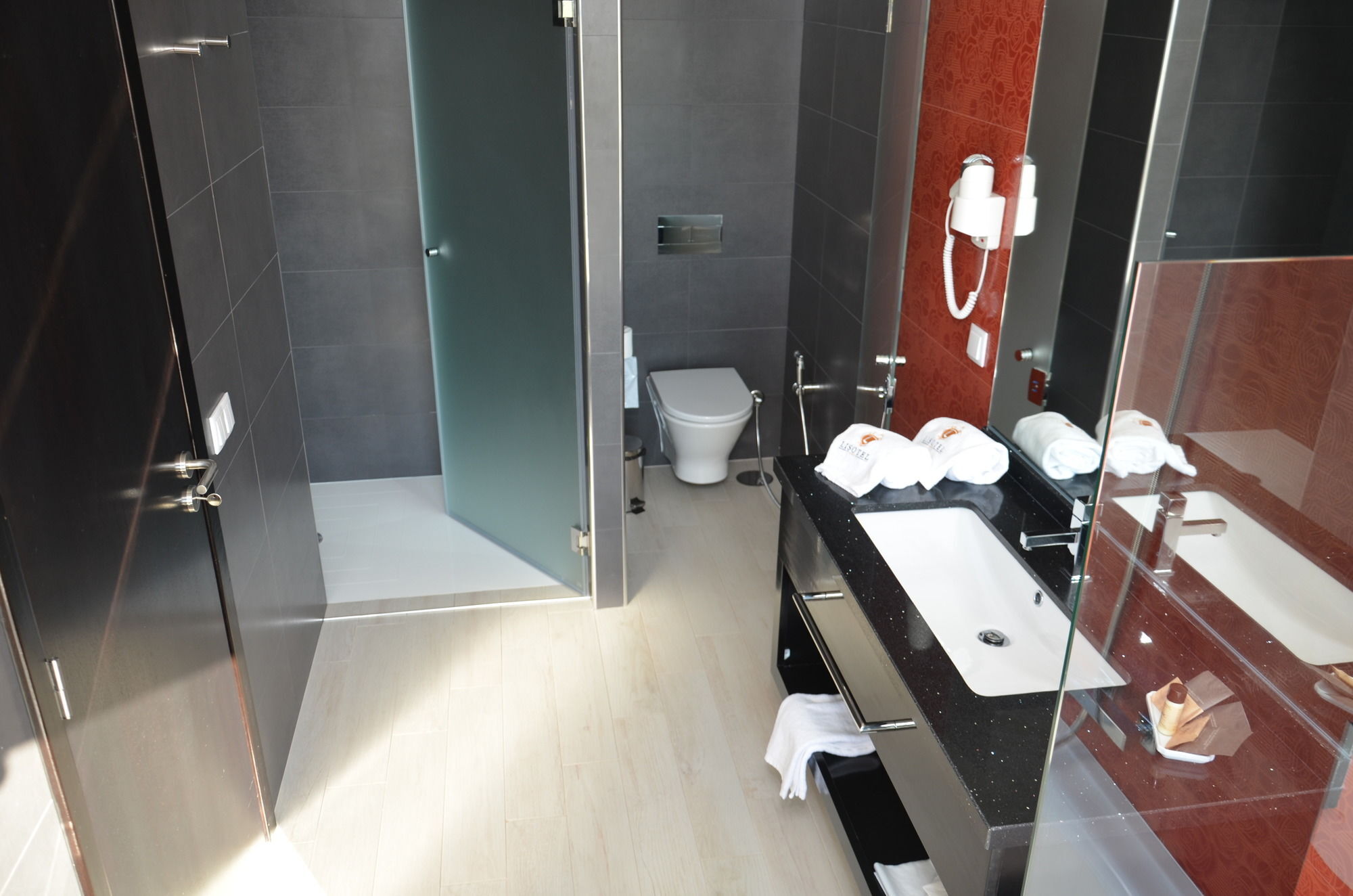 Lisotel - & 4*